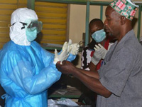 Come si trasmette il virus dell’ebola